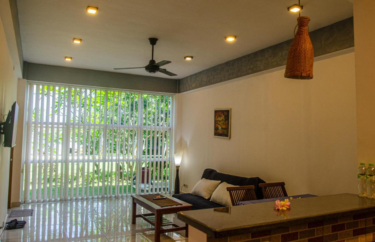Senggigi Homes & Apartments ภายนอก รูปภาพ