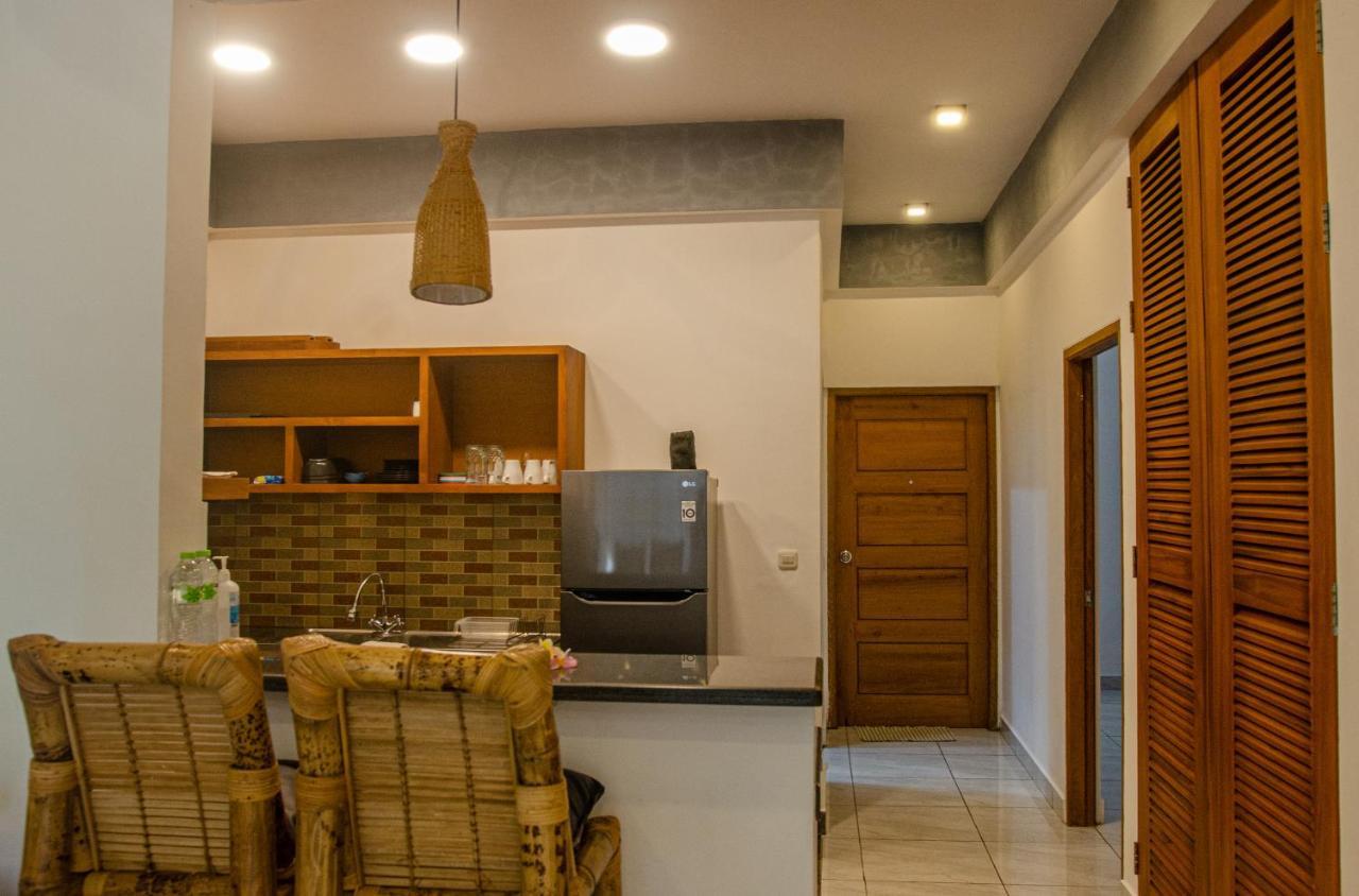 Senggigi Homes & Apartments ภายนอก รูปภาพ